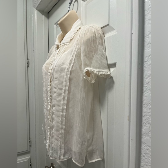 J.CREW Ivory Sheer Chiffon Lace
Trim Button Up Shirt Size 6 - NWT - Picture 10 of 15